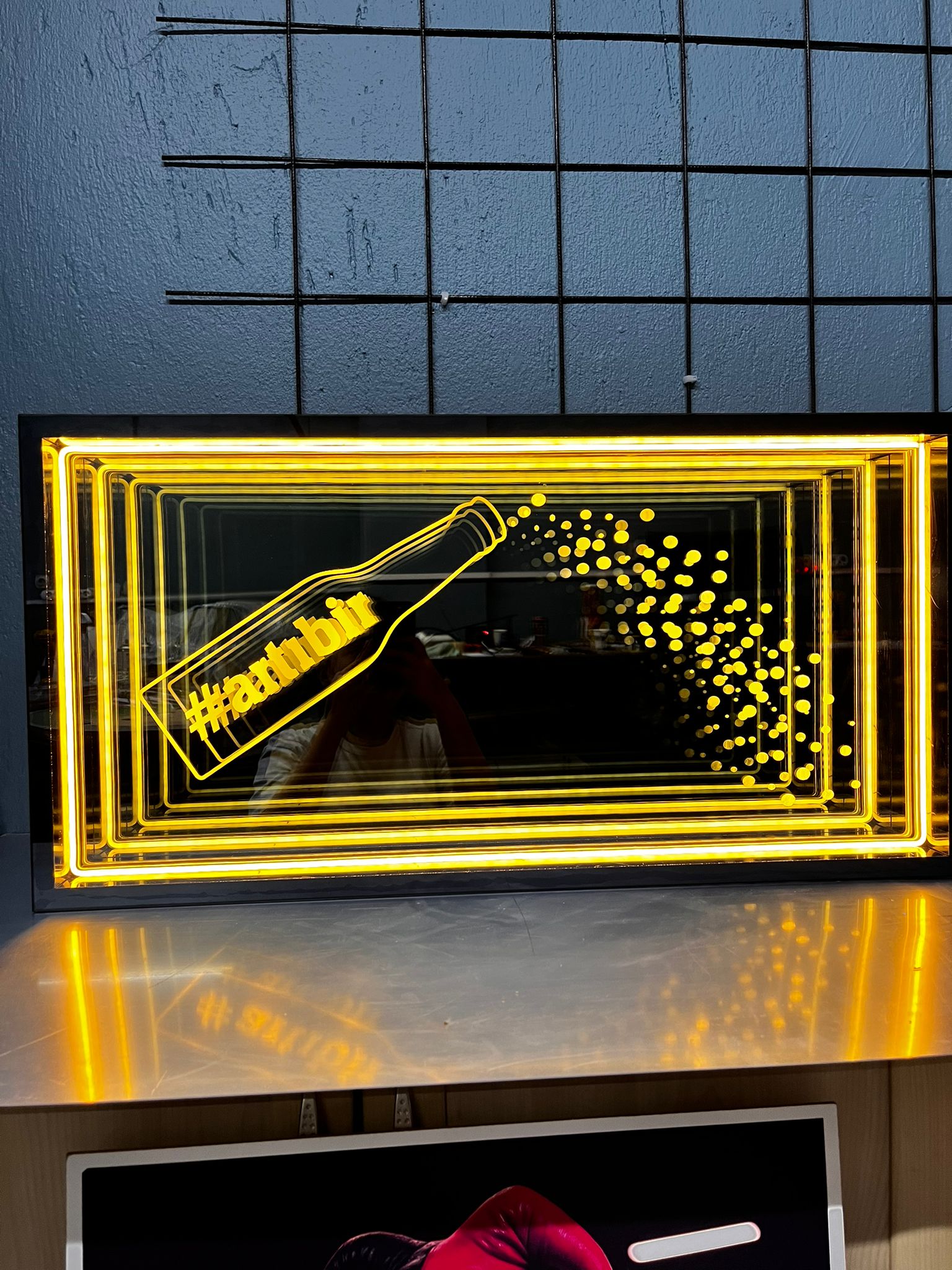 Sonsuz Aynalar ve Sehpalar